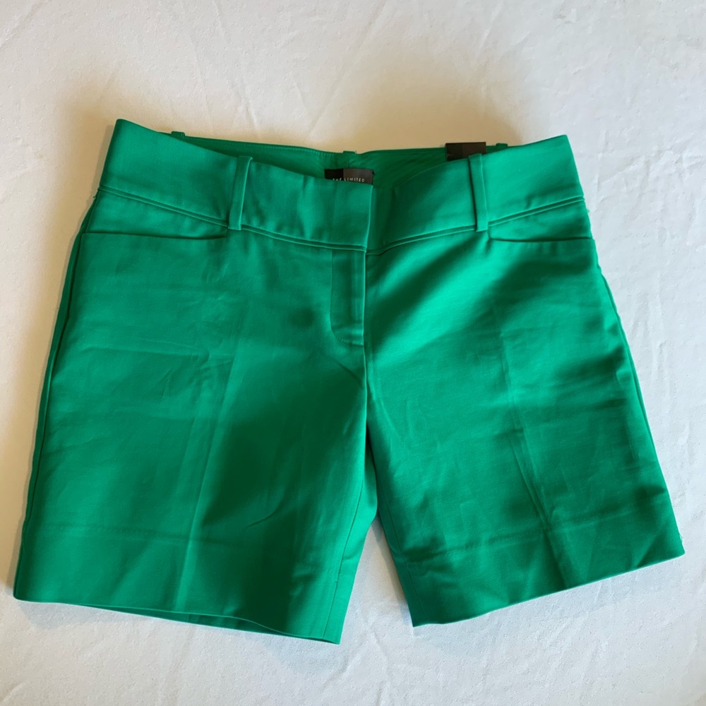 The Limited NWT Green 7” Cotton Shorts Size 6